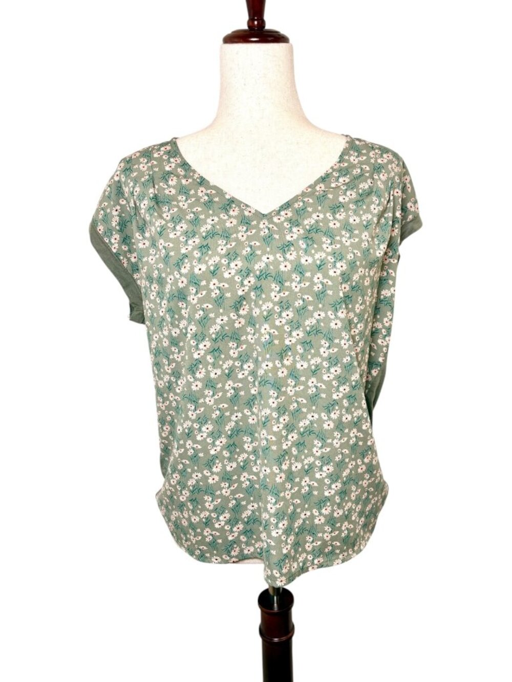 Papermoon Sage Green Floral V-Neck Mixed Media Button Back Blouse Medium